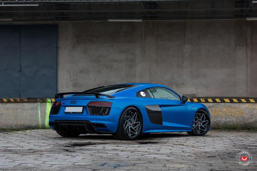  Audi R8 V10 on Vossen Wheels (CG-209T) 2018 года  (фото 2 из 33)